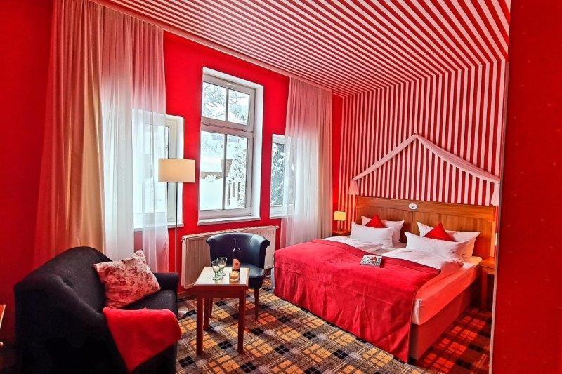 Hotel Schieferhof - Glaslust Neuhaus am Rennweg Luaran gambar