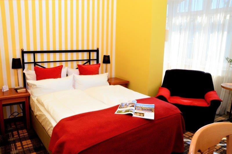 Hotel Schieferhof - Glaslust Neuhaus am Rennweg Luaran gambar