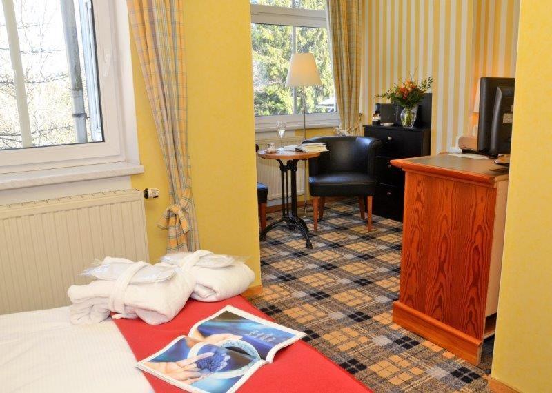 Hotel Schieferhof - Glaslust Neuhaus am Rennweg Luaran gambar