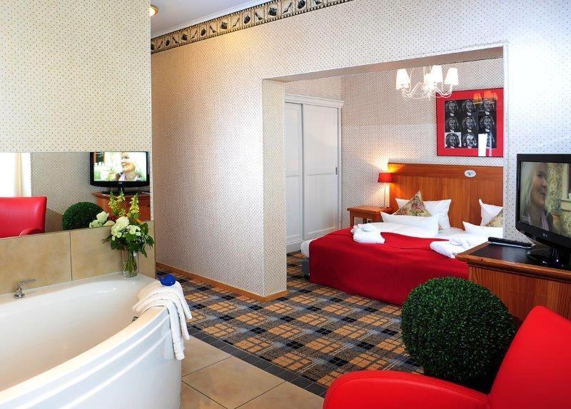 Hotel Schieferhof - Glaslust Neuhaus am Rennweg Luaran gambar