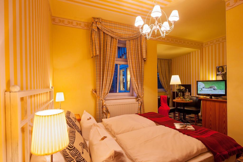 Hotel Schieferhof - Glaslust Neuhaus am Rennweg Luaran gambar