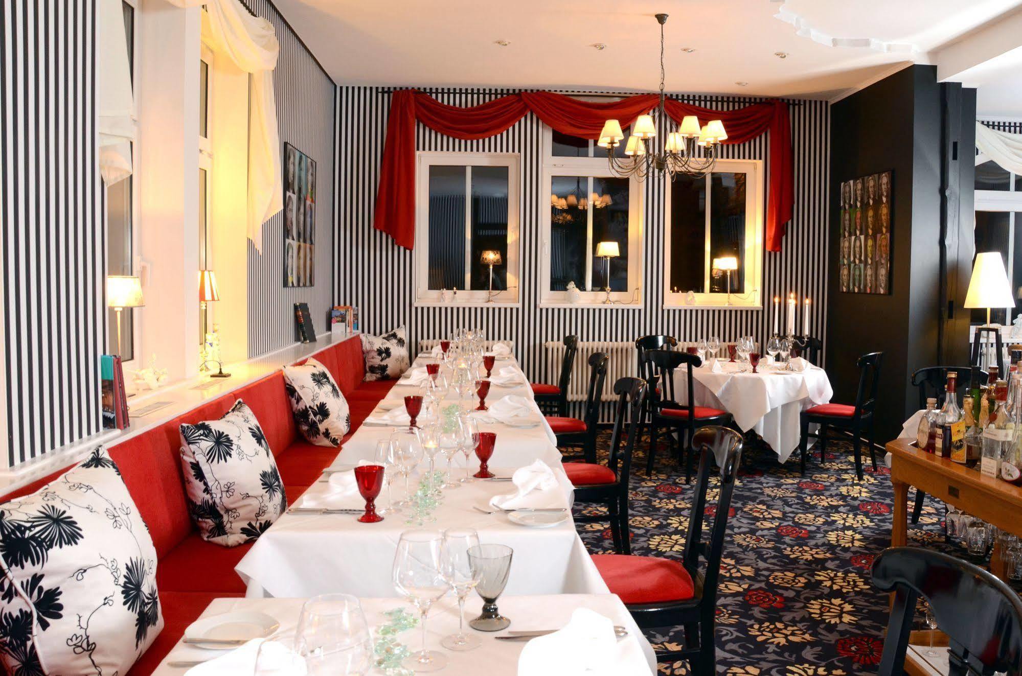 Hotel Schieferhof - Glaslust Neuhaus am Rennweg Luaran gambar