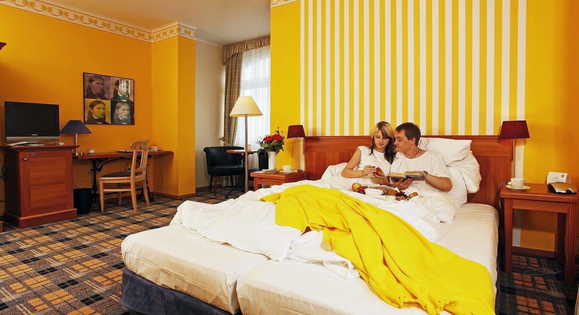 Hotel Schieferhof - Glaslust Neuhaus am Rennweg Luaran gambar